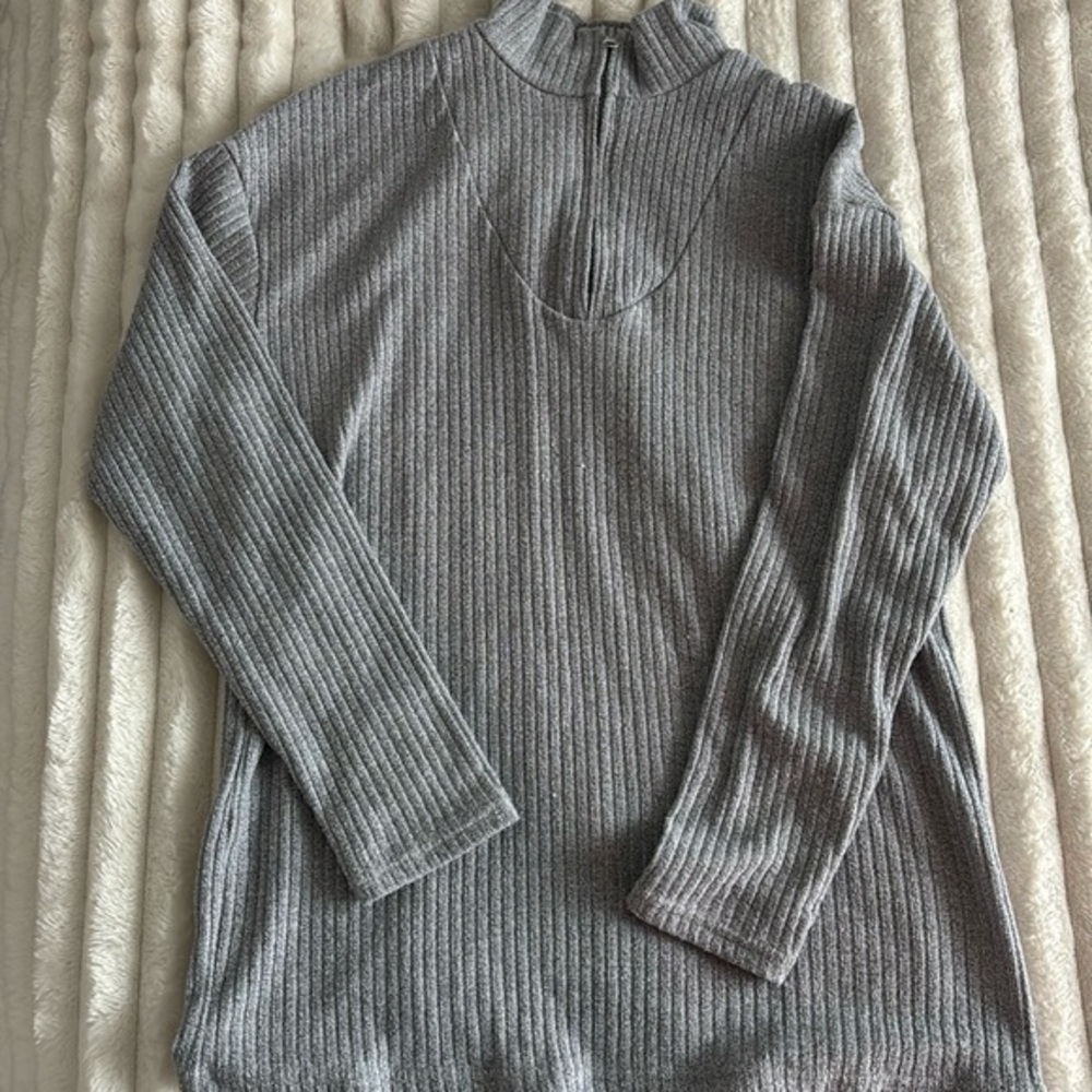 Quarter zip top